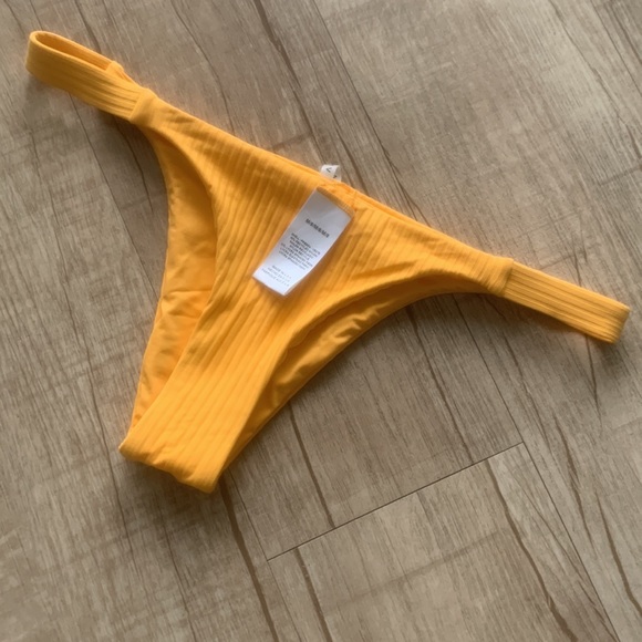 Vitamin A EcoRib Carmen Bikini Bottom NWT, Med - Picture 6 of 8